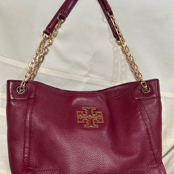Tory Burch Handbags - TORY BURCH BRITTON SLOUCHY SHOULDER BAG